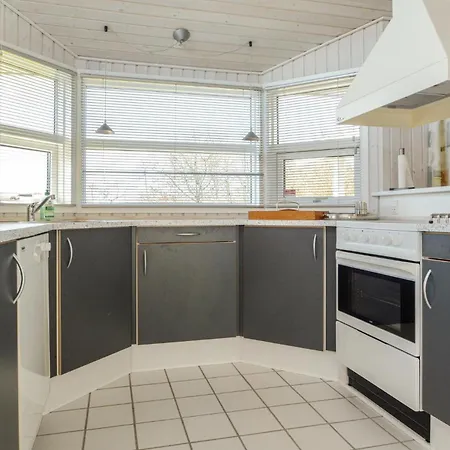 Awesome In With Kitchen 펜션