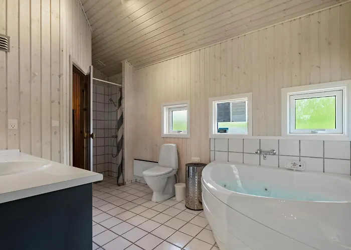 Holiday home Three-bedroom In