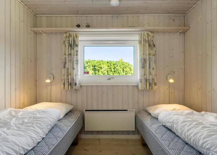 Three-bedroom In Holiday home *