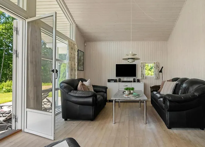 Three-bedroom In Holiday home